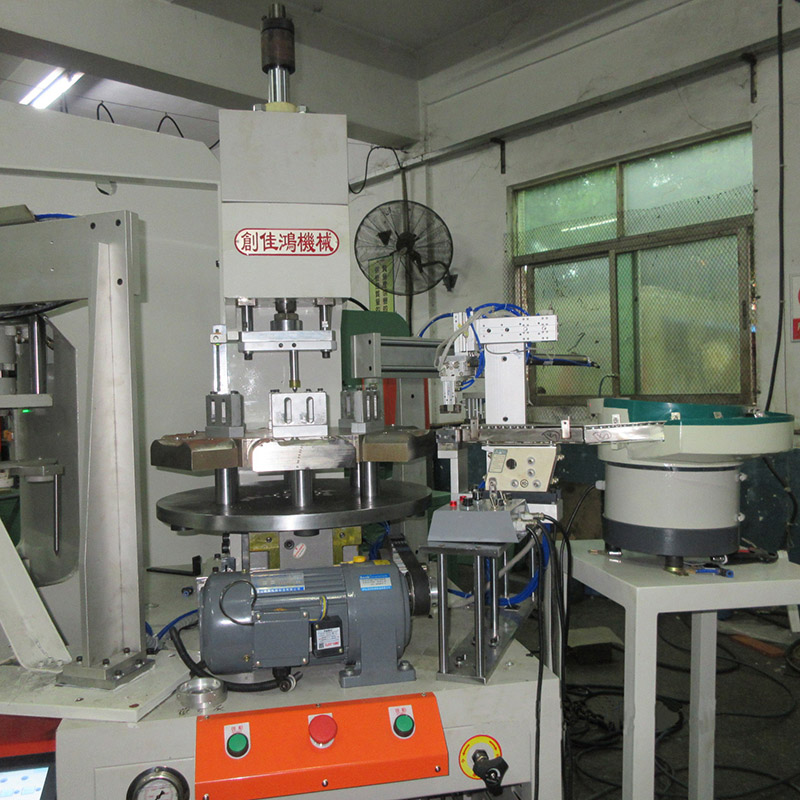 全自動四柱沖壓機